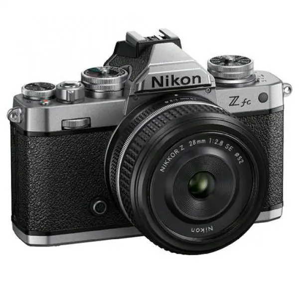Nikon-z-fc-met-28mm-f-2-8-se-lens-cameradeals-3-600x600.jpg
