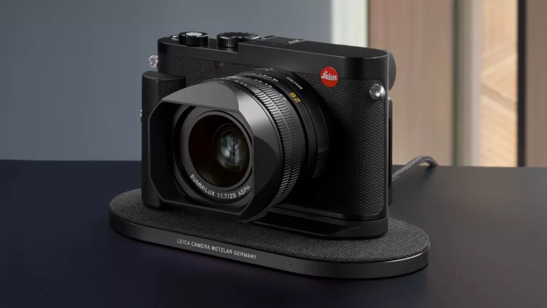 Leica-Q3-full-frame-compact-camera-camera-deals-online