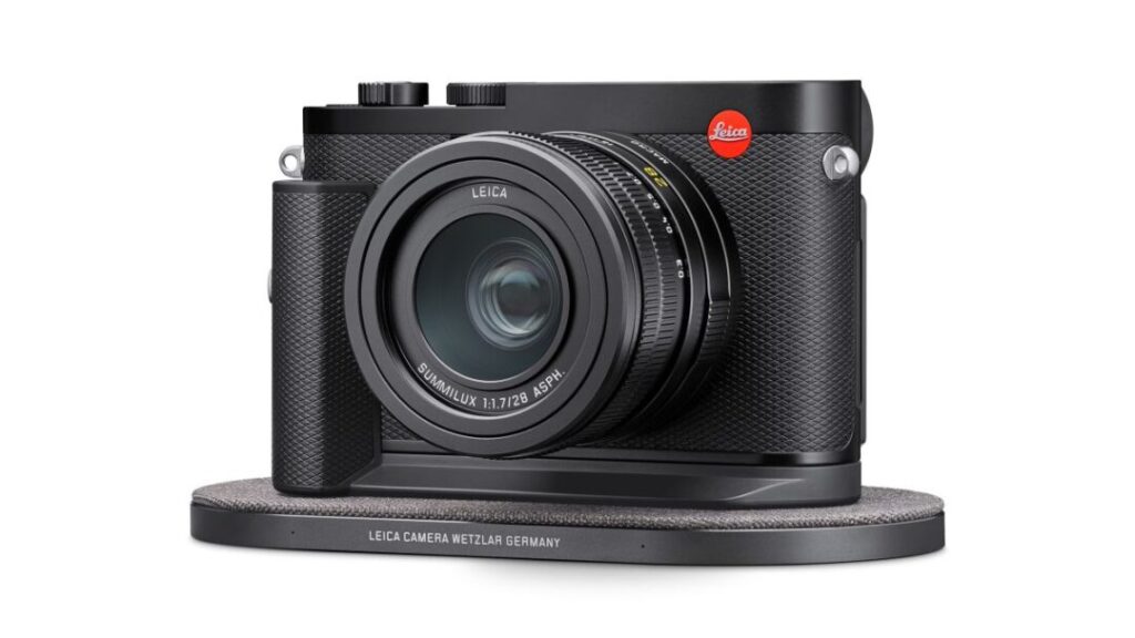 Leica-Q3-full-frame-compact-camera-camera-deals-online